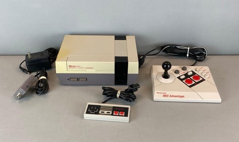 1985 Nintendo Entertainment System Video Game Console