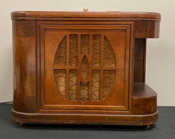 Zenith Radio Corp. Broadcast/Shortwave Receiver Radio