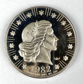 1982 World Wide Mint Lady Liberty Design 1 oz .999 Fine Silver Round