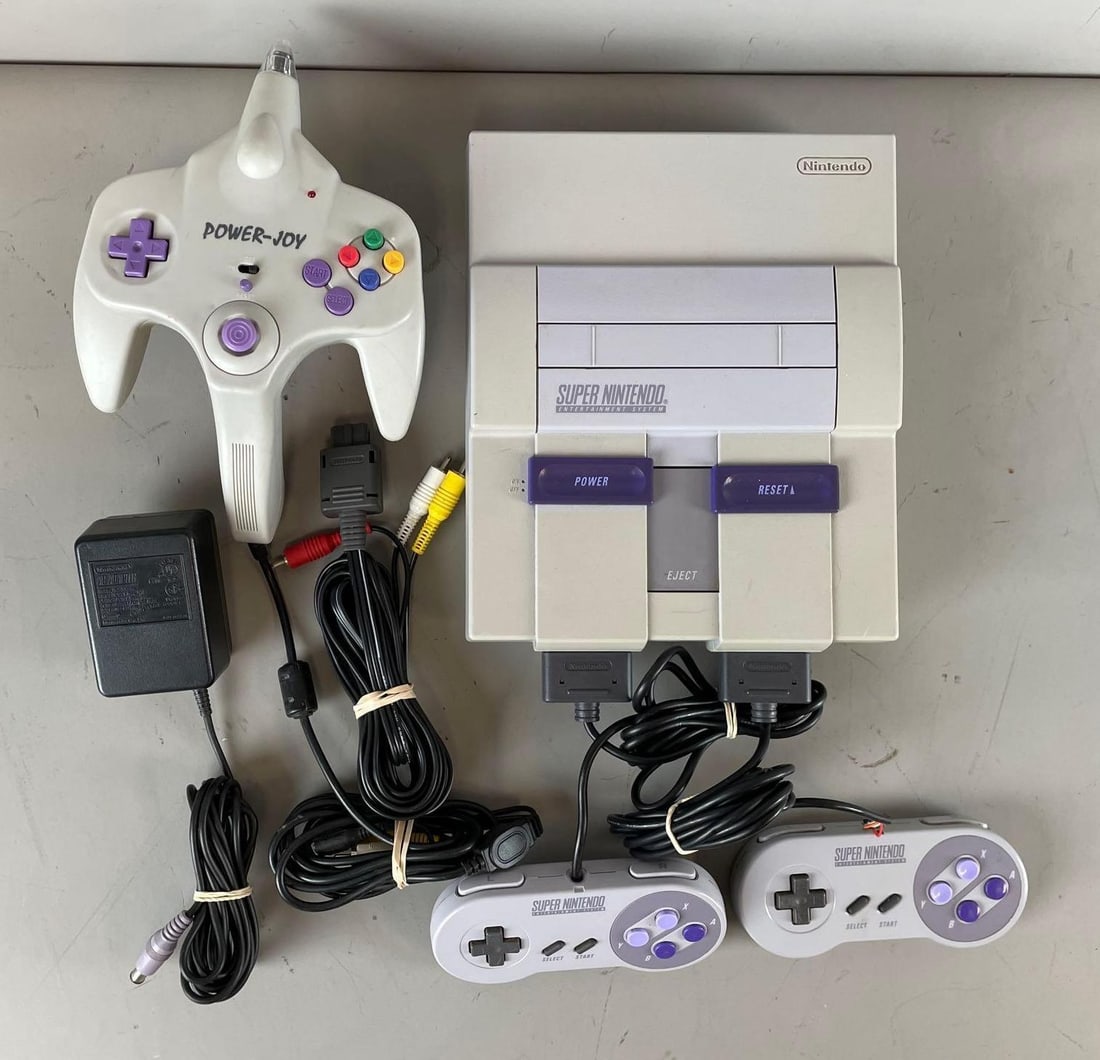 Super Nintendo Entertainment System (1 of 3)
