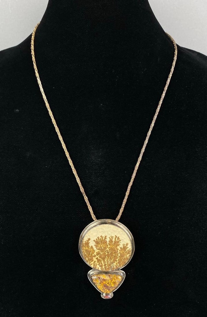 Signed Elligators .925 Sterling Silver amd Natural Stone Pendant on an Italy .925 Sterling Silver: Chain measures 24 inches in length.