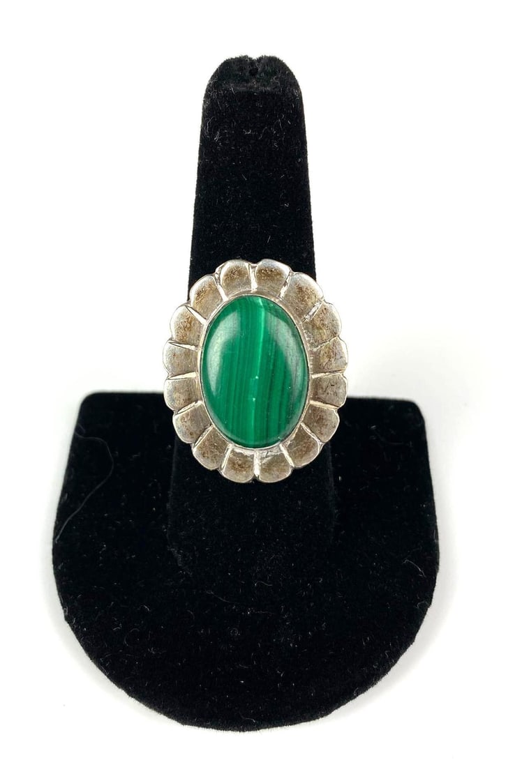 Native American .925 Sterling Silver Malachite Ring: Size 9