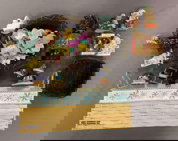 Group of Assorted Holiday Items