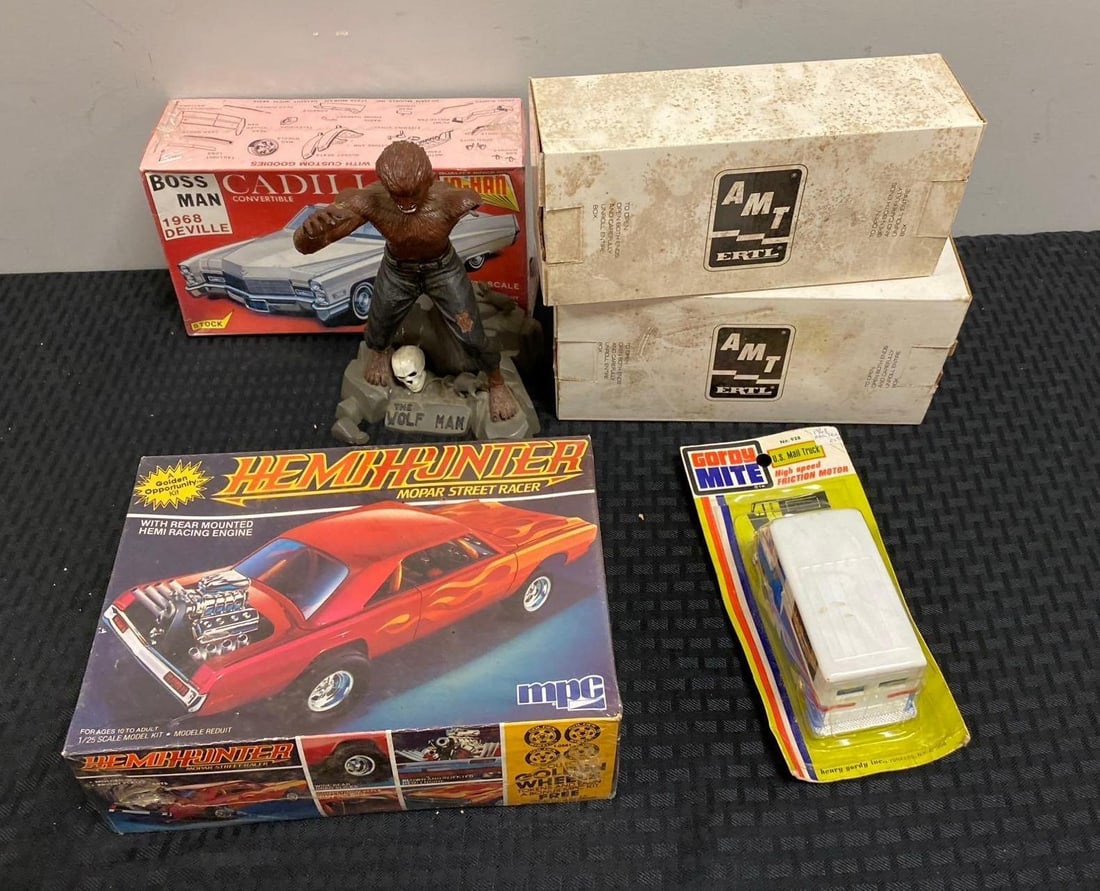 Group of Assorted Model cars and figure (1 of 3)