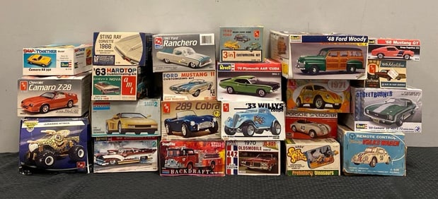 Group of Assorted Plastic Model Kits
