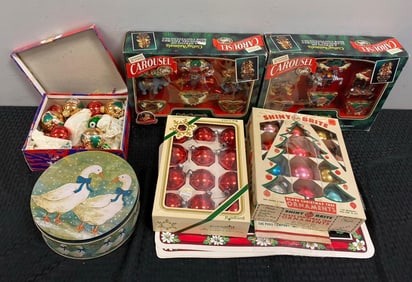 Group of Assorted Christmas Decor