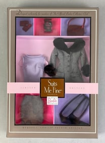 1999 Mattel Barbie LE Suits Me Fine Fashion Set