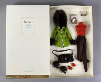 2004 Mattel Barbie Skiing Vacation Fashion Set