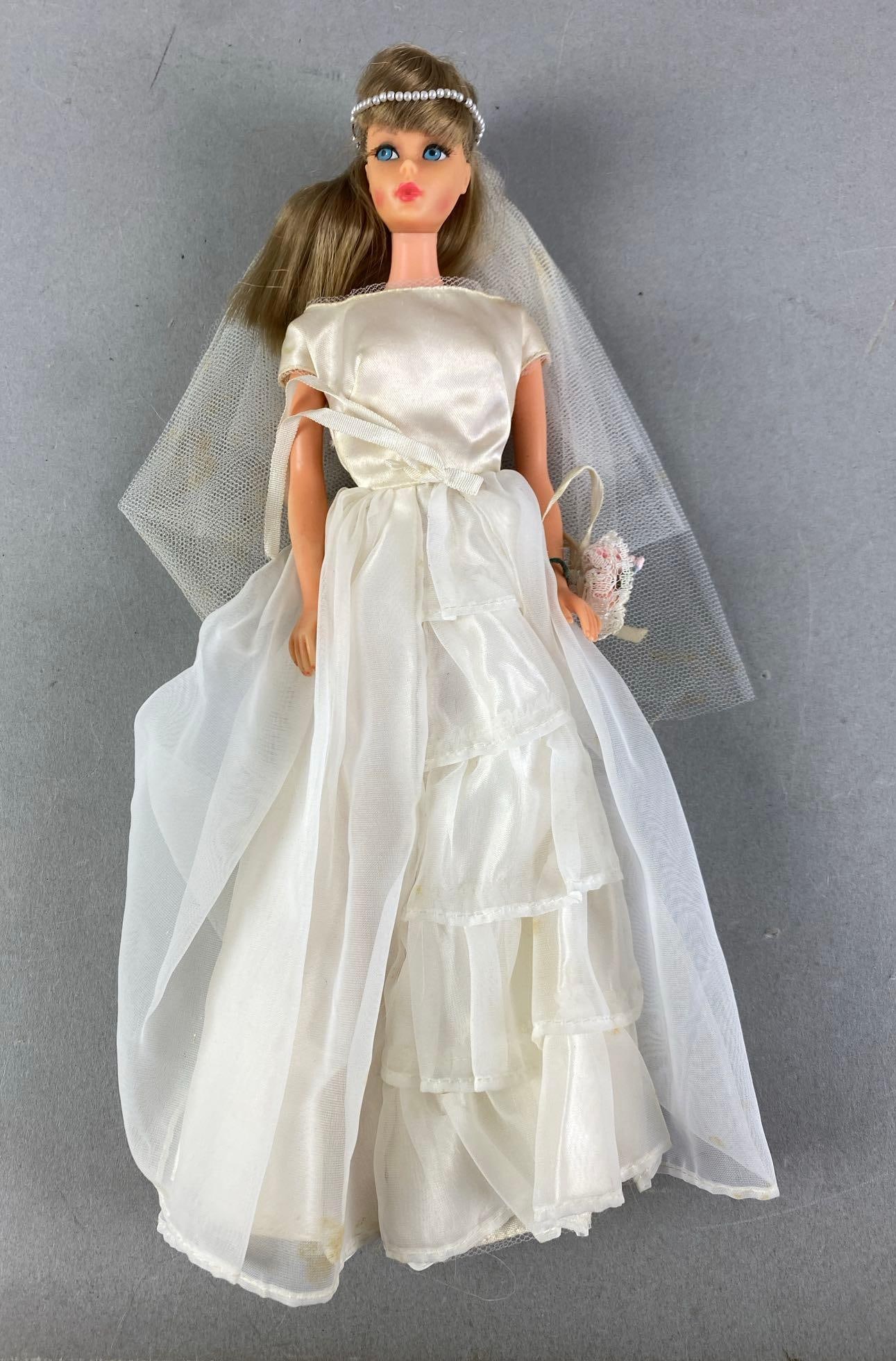 Vintage Mattel Barbie TNT Blonde Wedding Fashion Doll (1 of 7)