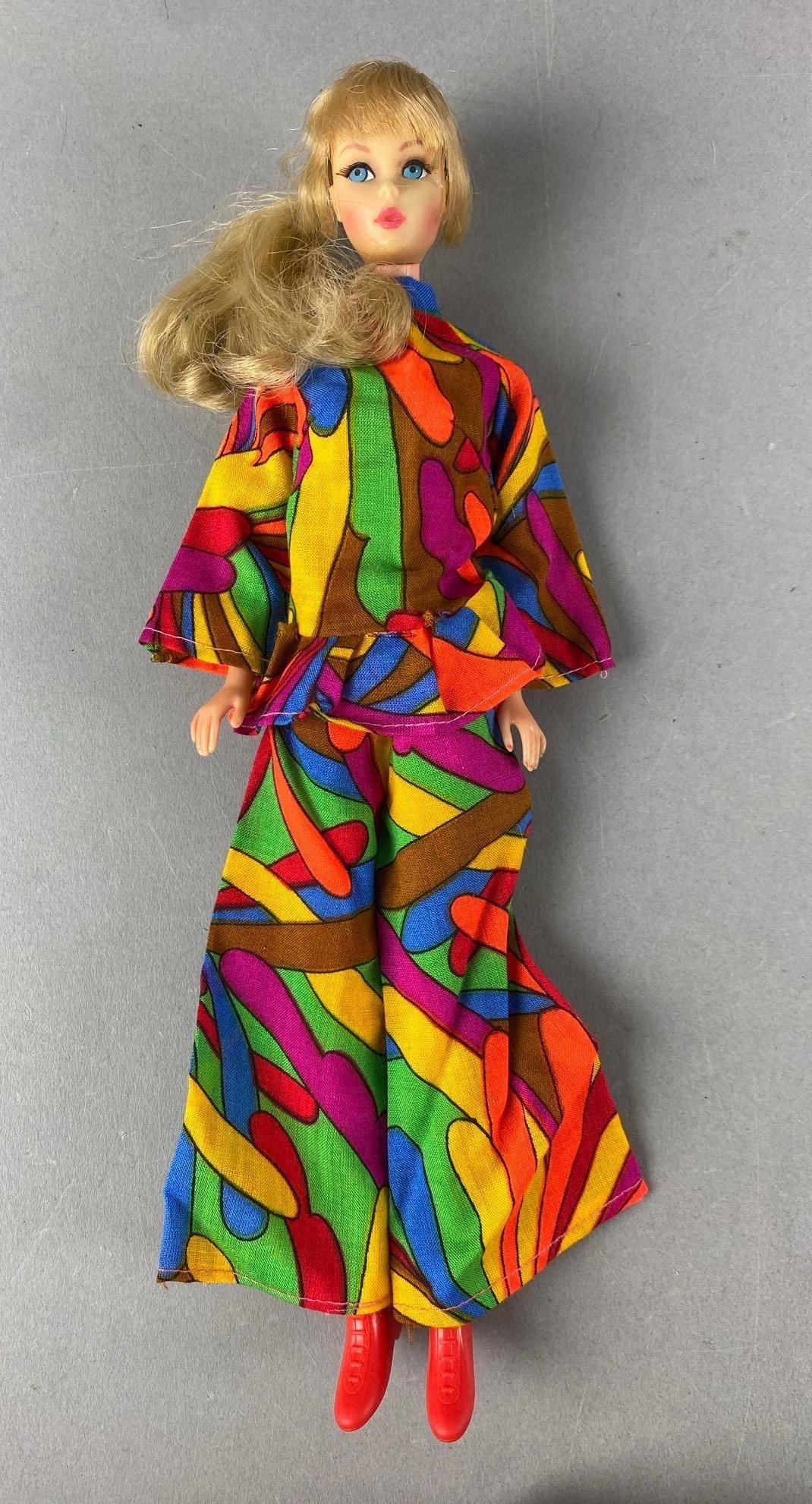 Vintage Mattel Barbie Blond Ponytail TNT Fashion Doll (1 of 5)