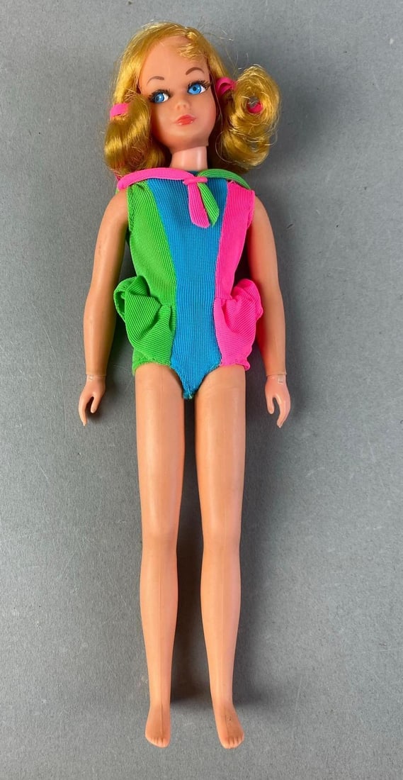 Vintage Mattel Dramatic Living Skipper Blonde Fashion Doll (1 of 6)