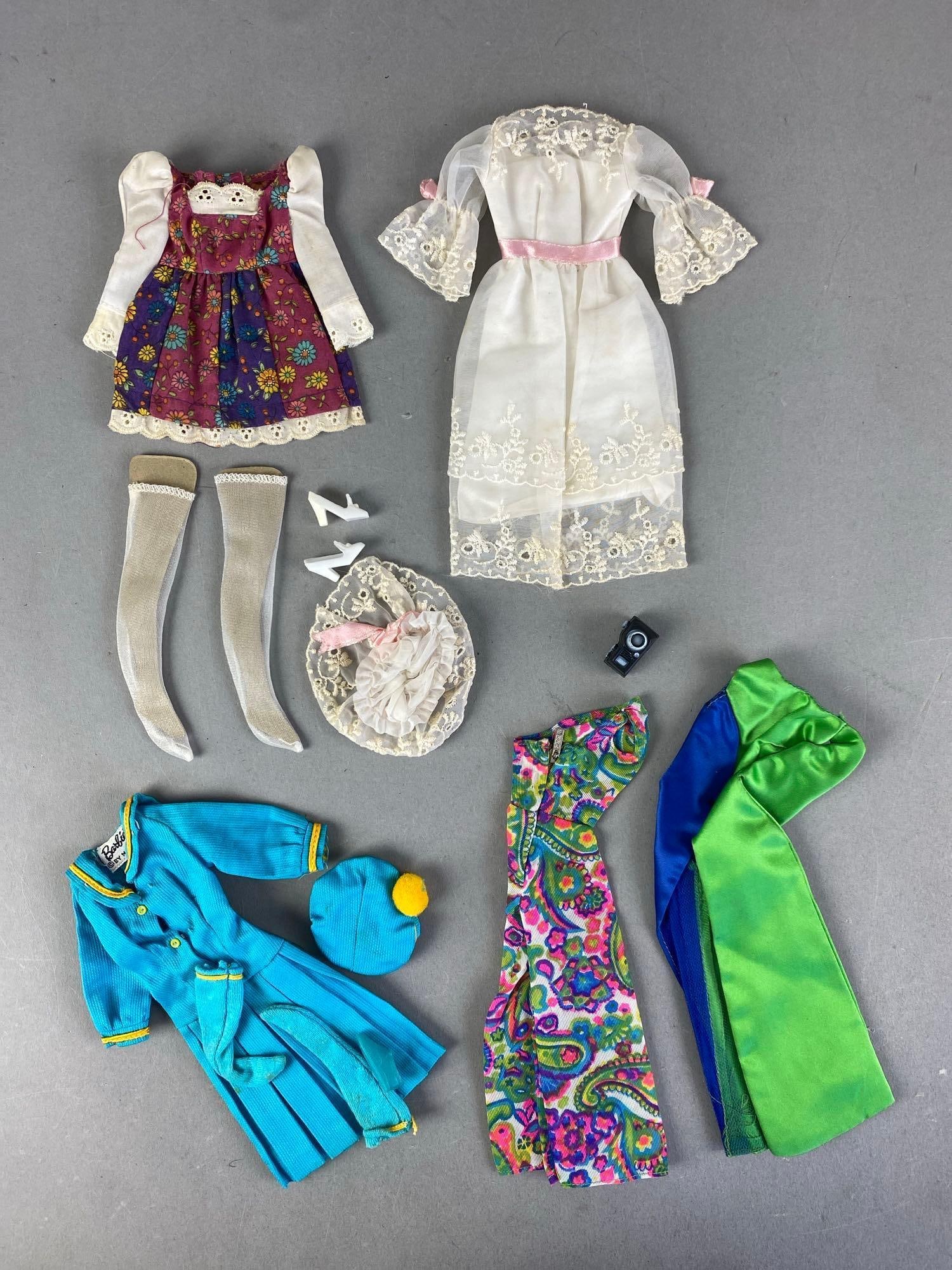 Group of Mattel Barbie Outfits and Accessories (1 of 3)
