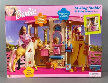 2002 Mattel Barbie Styling Stable and Baby Horse
