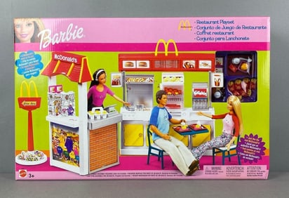 2003 Mattel Barbie McDonalds Restaurant Playset
