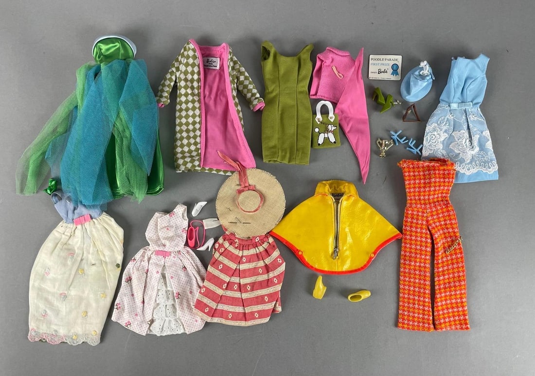 Group of Vintage Mattel Barbie Fashion Doll Clothing (1 of 3)