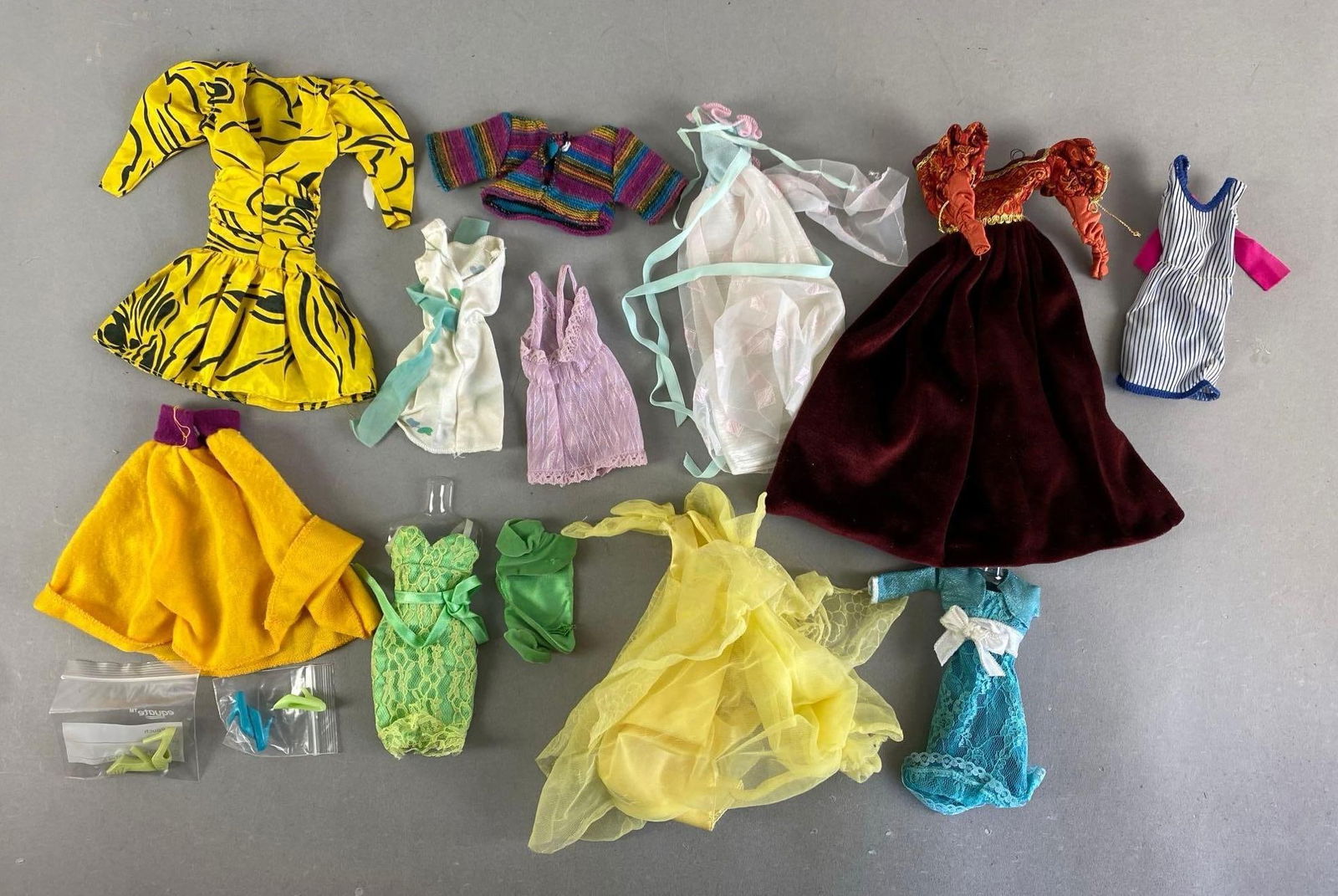 Group of Mattel Barbie Black Tag Fashion Doll Outfits and Accessories (1 of 3)