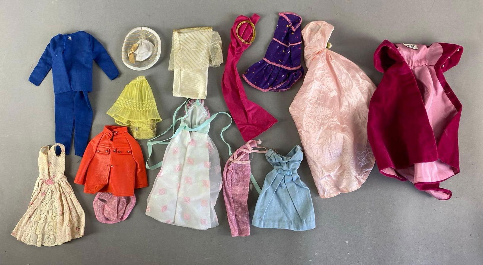 Group of Mattel Barbie Black Tag Fashion Doll Outfits and Accessories (1 of 3)