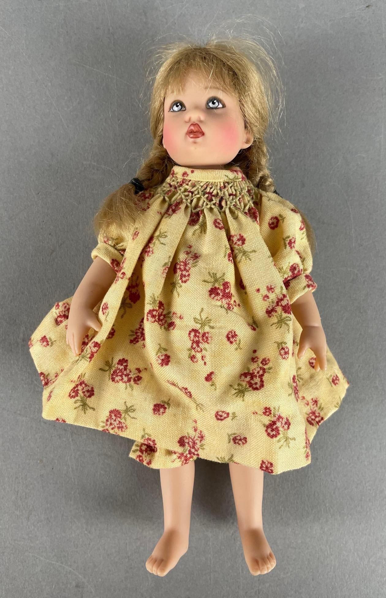 2003 Kish and Co. Vinyl Helen Doll: Original dress, 7"