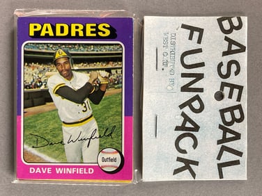 1975 Topps Baseball West Corps Cello Fun Pack with Dave Winfield on Top