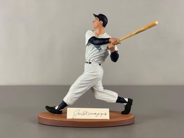 Joe DiMaggio Signed Gartlan Figurine Statue 223/2214 with COA