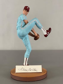 Steve Carlton Signed Gartlan Figurine Statue with COA 647/3290
