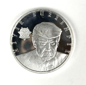 Trump Never Surrender 1 oz .999 Fine Silver Round