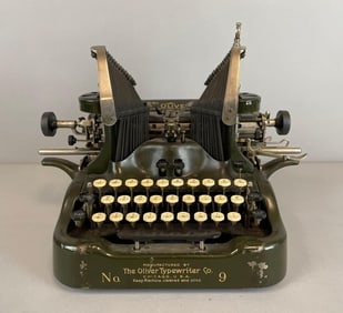 Vintage Oliver Typewriter No. 9 Standard Visible Writer