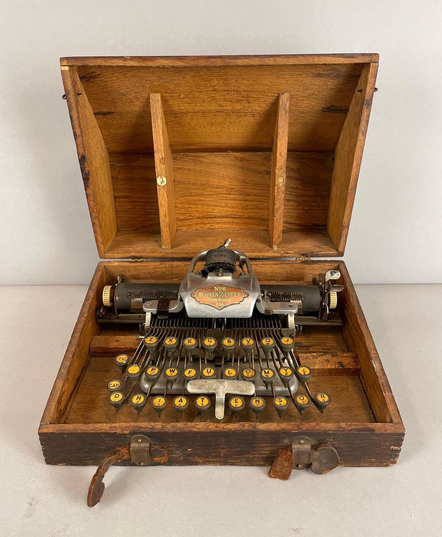 Antique Blickensderfer No. 6 Portable Typewriter (1 of 3)