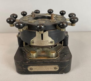 Vintage Brady Mfg. Co. Automatic Bank Pinch