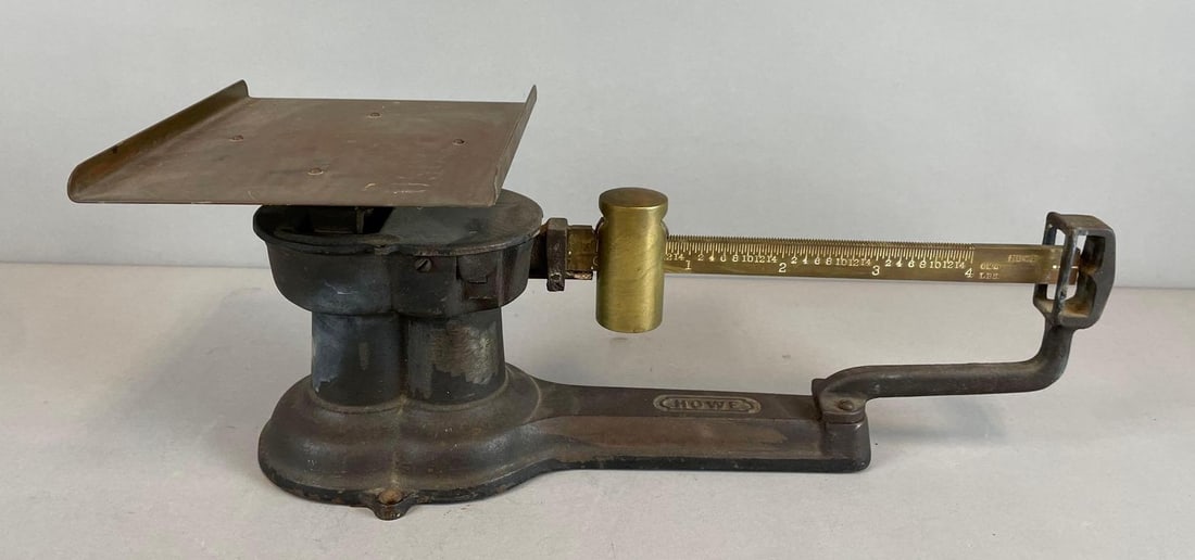 Antique Howe 4 lb. Counterbalance Scale (1 of 3)