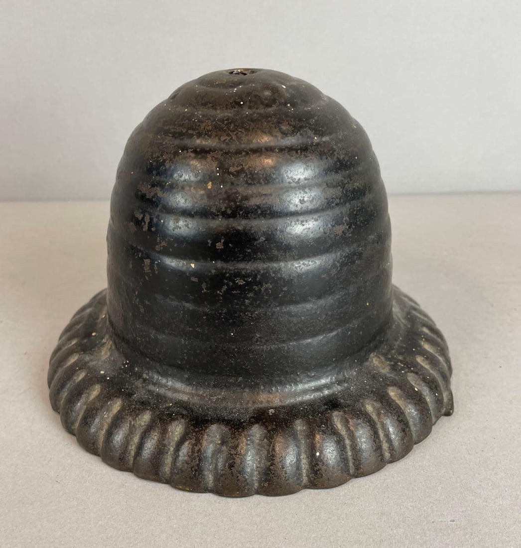Antique Cast Iron String Holder (1 of 2)