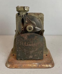 Vintage Everett Specialty Co. The Right Pencil Sharpener