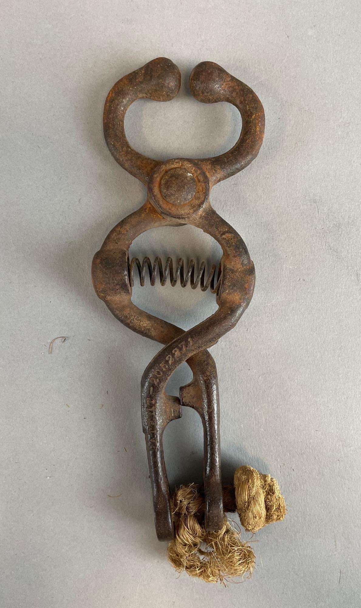 Vintage Bull Nose Leader Tool (1 of 2)