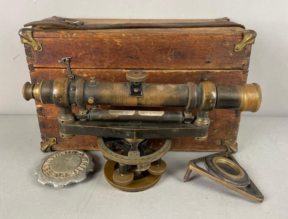 Vintage David White Transit with Case and Tripod (1 of 5)