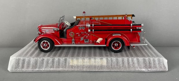 Franklin Mint 1948 Mack Pumper Die-Cast Fire Engine