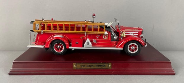Franklin Mint 1948 Mack Pumper Die-Cast Fire Engine