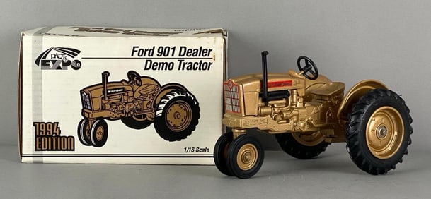 ERTL Ford 901 Dealer Demo Tractor