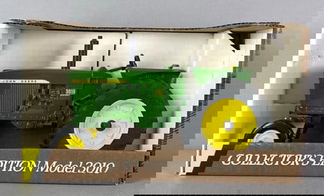 ERTL John Deere 1960 Model 3010 Die-Cast Tractor