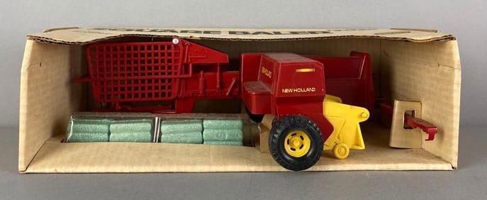 ERTL New Holland Square Die-Cast Baler