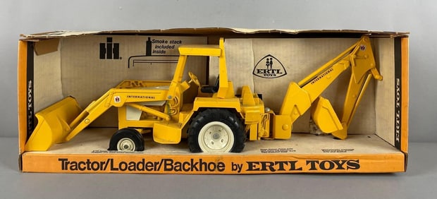 Ertl International Harvester Die-Cast Tractor / Loader / Backhoe