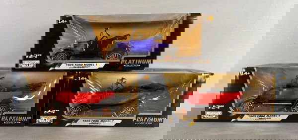 Group of 3 Motor Max Platinum Collection 1:24 Scale Die Cast Vehicles
