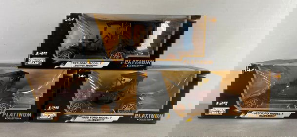 Group of 3 Motor Max Platinum Collection 1:24 Scale Die Cast Vehicles