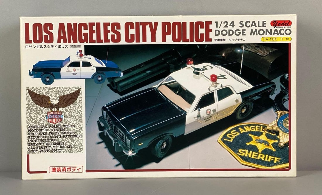 Yodel Los Angeles City Police Dodge Monaco Plastic Model Kit: 1/24 scale, complete kit