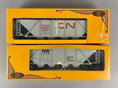 Group of 2 Lionel Limited Edition O Scale Hopper Train Cars