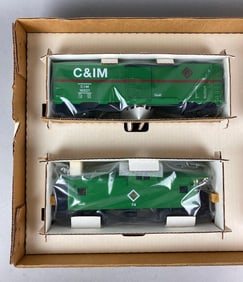 Group of 4 Lionel O Scale Chicago and Illinois Midland Train Cars