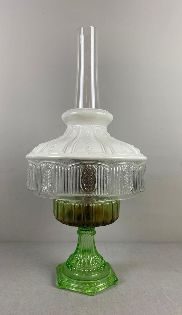 Vintage Aladdin Green Crystal Glass Corinthian Oil Lamp B-102 With White Glass Shade (1 of 3)