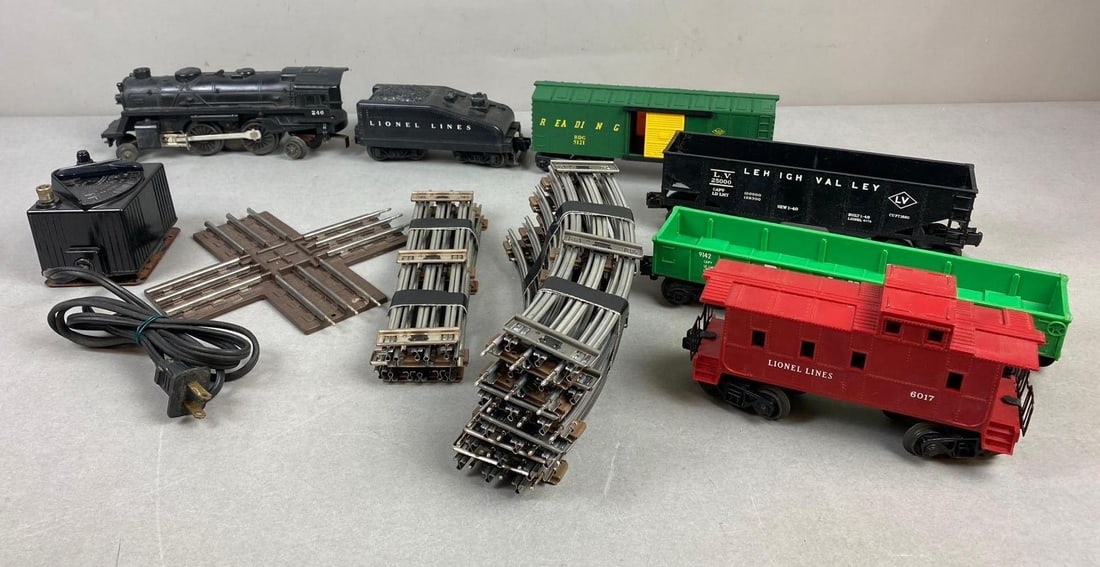Lionel O Gauge 246 Scout 2-4-2 Locomotive Set (1 of 3)