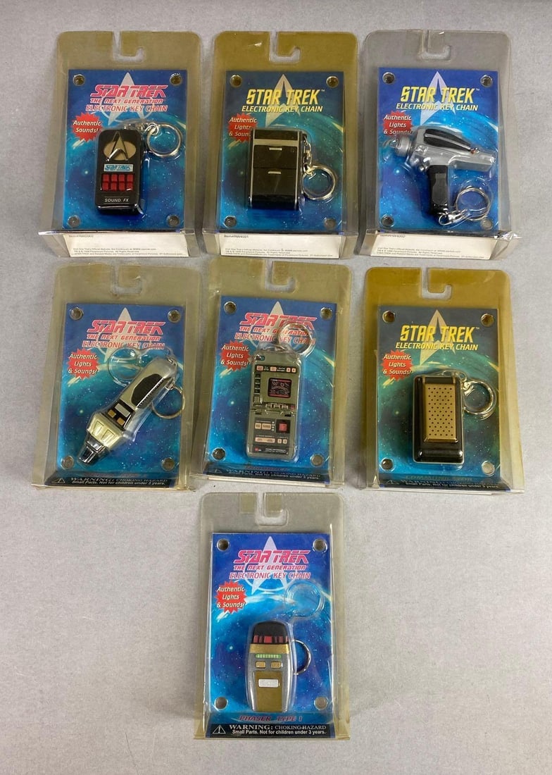 Group of 7 1998 IPI Toys Star Trek The Next Generation Keychain (1 of 3)