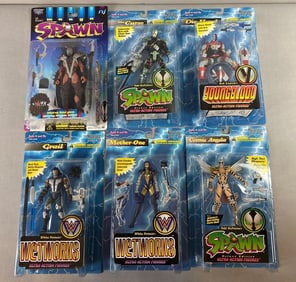 Group of 6 McFarlane superheroes Figurines