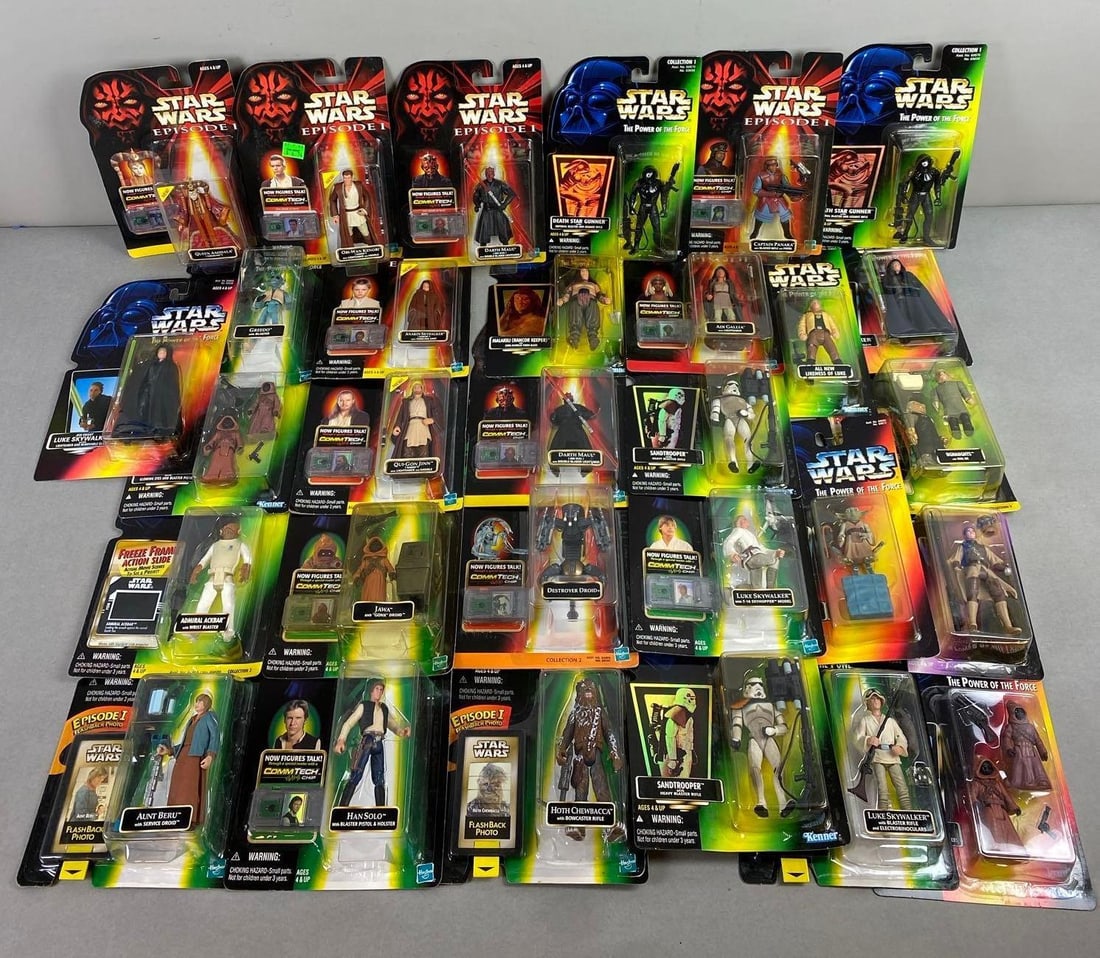 Big Group of 30 Kenner/Hasbro Star Wars Figures (1 of 3)